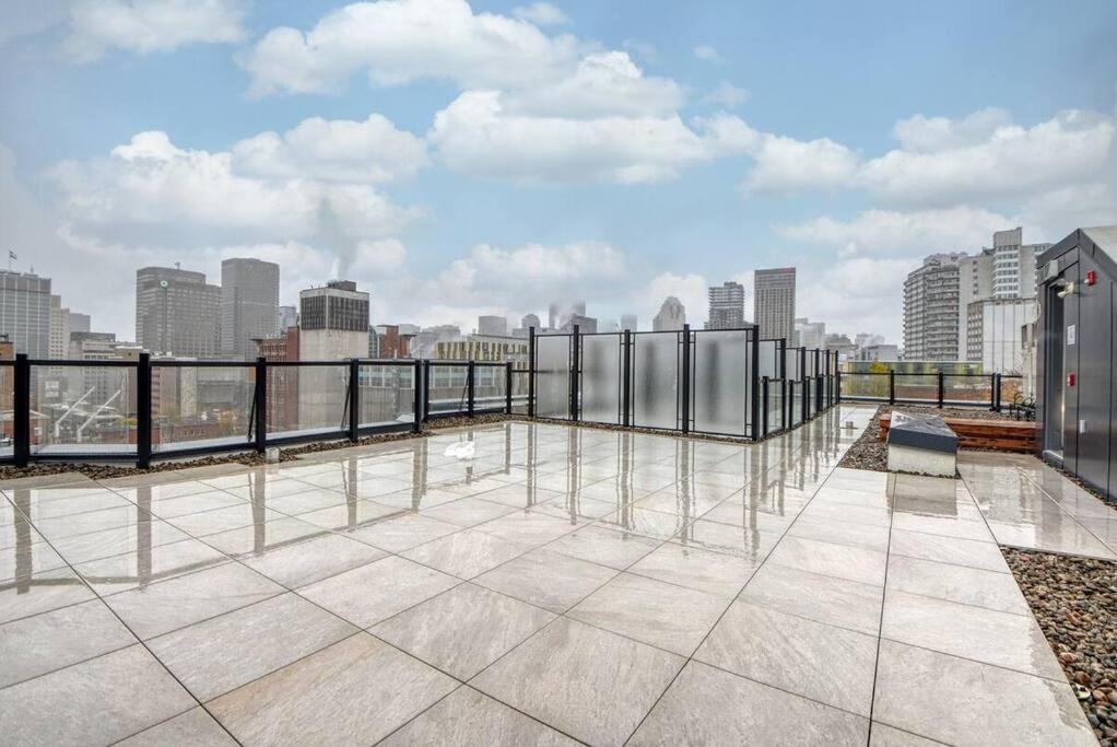 2 Bedroom Condo In The Heart Of The City Μόντρεαλ Εξωτερικό φωτογραφία