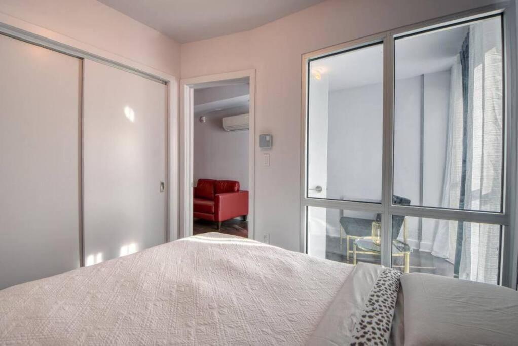 2 Bedroom Condo In The Heart Of The City Μόντρεαλ Εξωτερικό φωτογραφία
